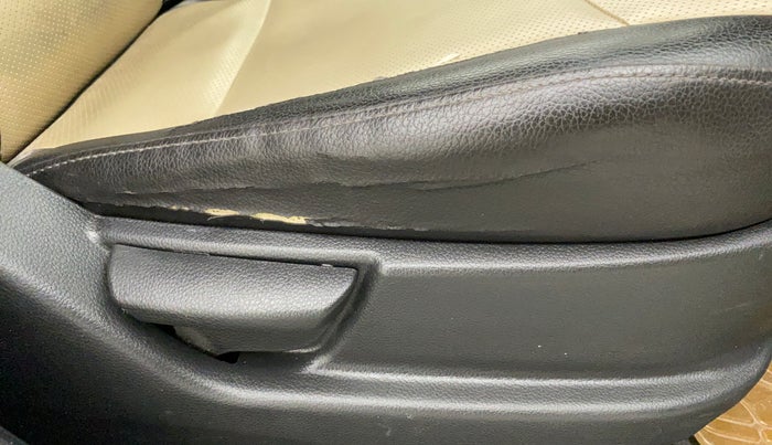 2016 Hyundai Eon ERA +, Petrol, Manual, 80,930 km, Driver Side Adjustment Panel