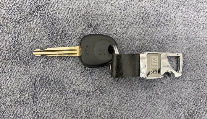 2016 Hyundai Eon ERA +, Petrol, Manual, 80,930 km, Key Close Up