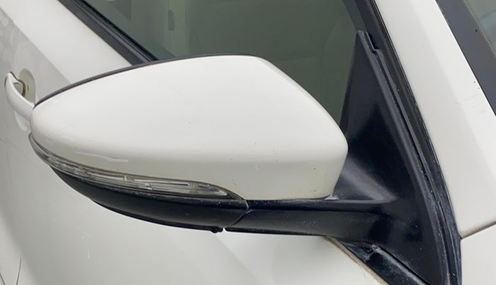 2012 Volkswagen Jetta COMFORTLINE TDI, Diesel, Manual, 1,17,927 km, Right rear-view mirror - Folding motor not working