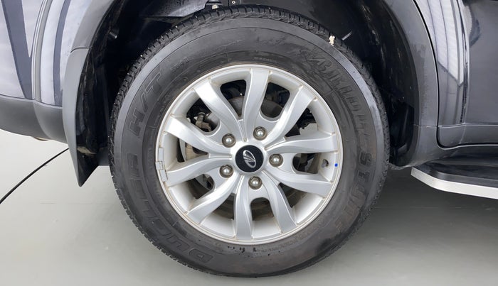 2021 Mahindra XUV500 W9 AT, Diesel, Automatic, 22,138 km, Right Rear Wheel