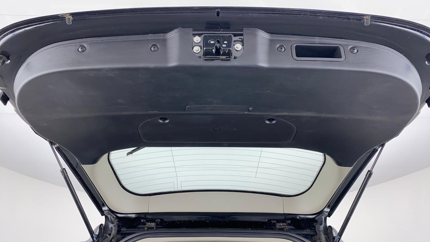 2021 Mahindra XUV500 W9 AT, Diesel, Automatic, 22,138 km, Boot Door Open