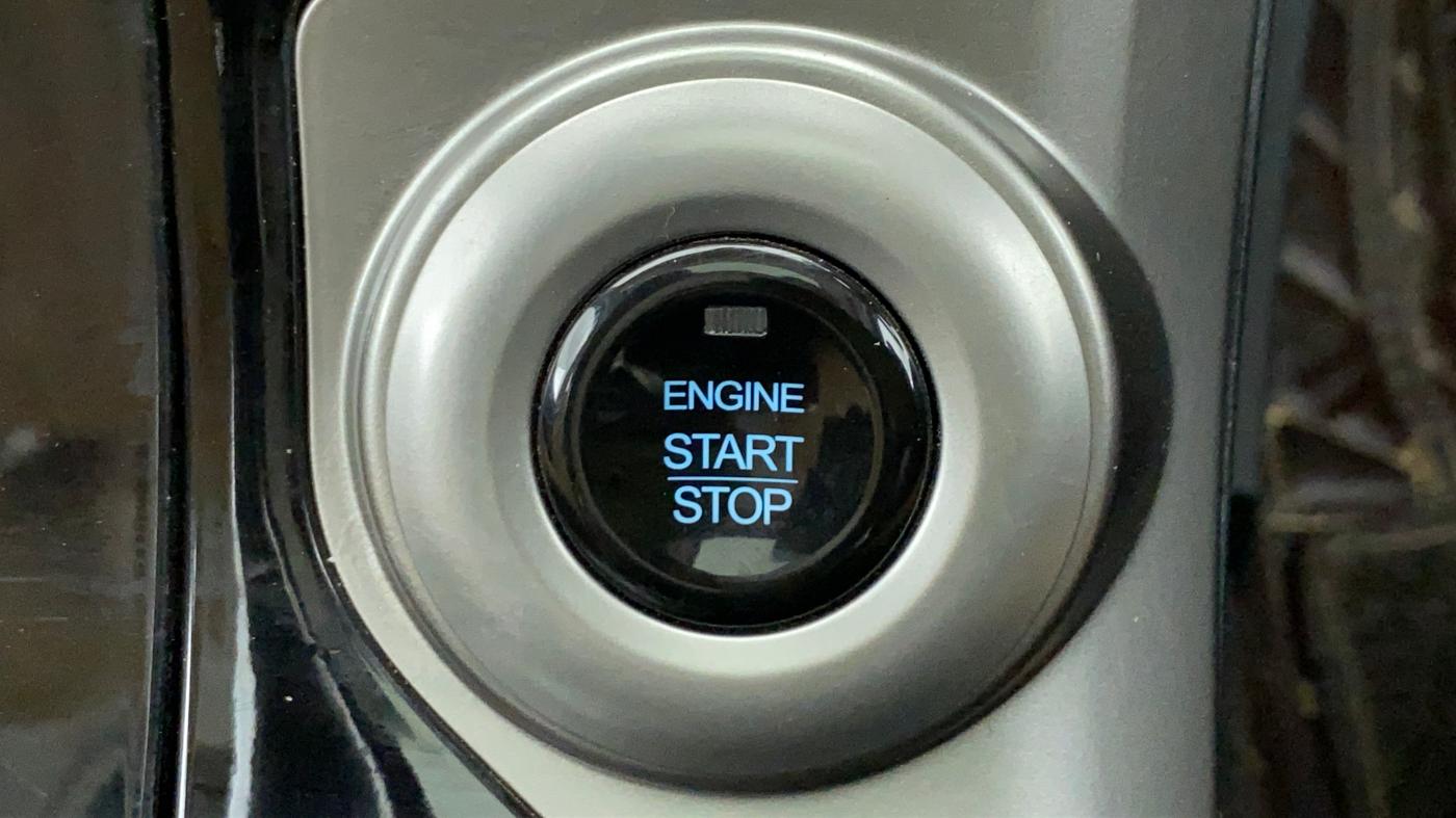 2021 Mahindra XUV500 W9 AT, Diesel, Automatic, 22,138 km, Keyless Start/ Stop Button