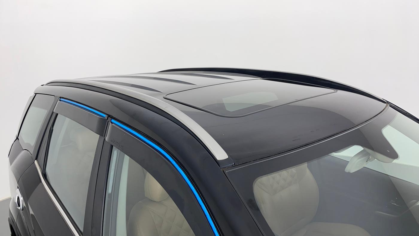 2021 Mahindra XUV500 W9 AT, Diesel, Automatic, 22,138 km, Roof