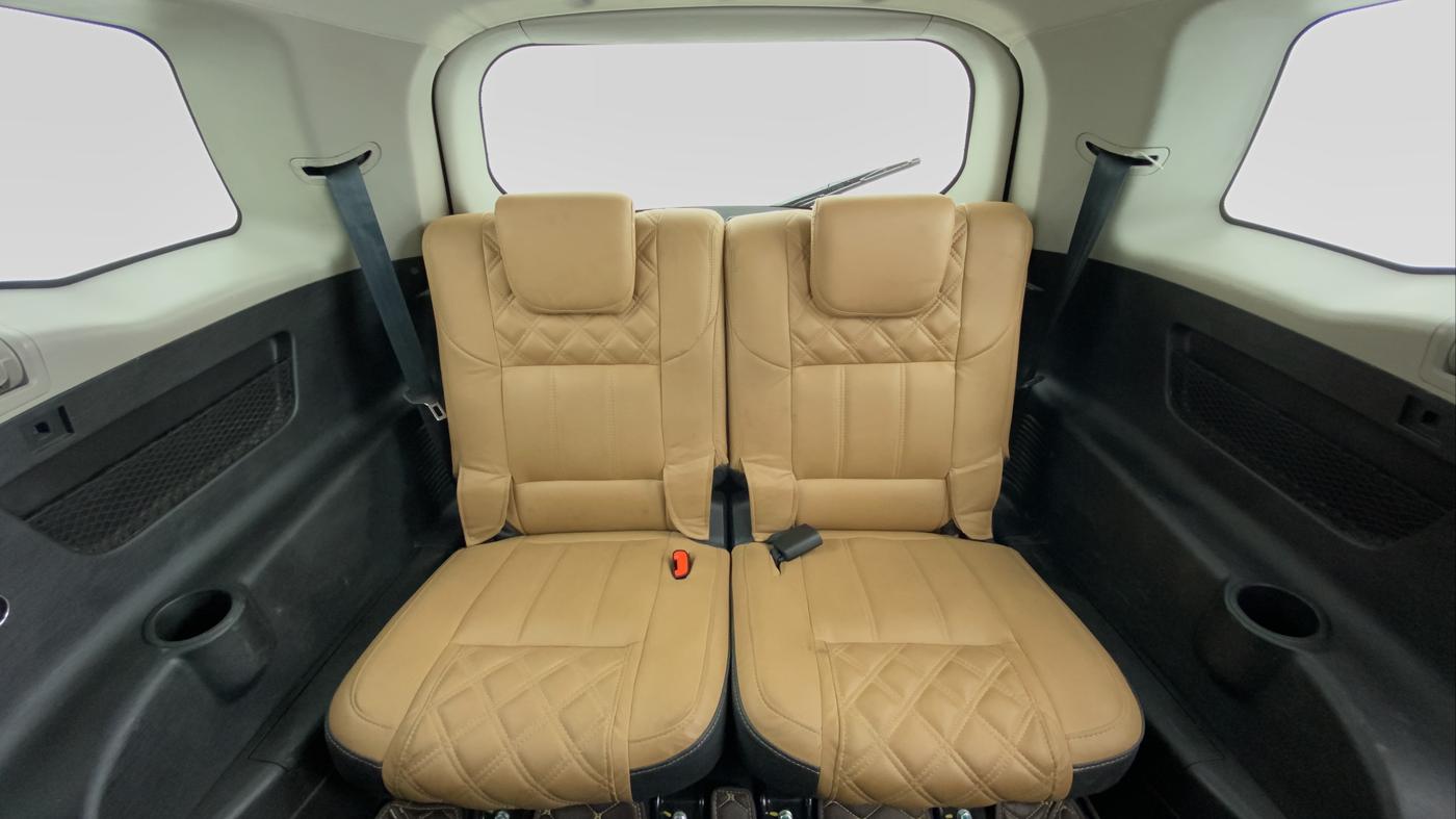 2021 Mahindra XUV500 W9 AT, Diesel, Automatic, 22,138 km, Third Seat Row ( optional )