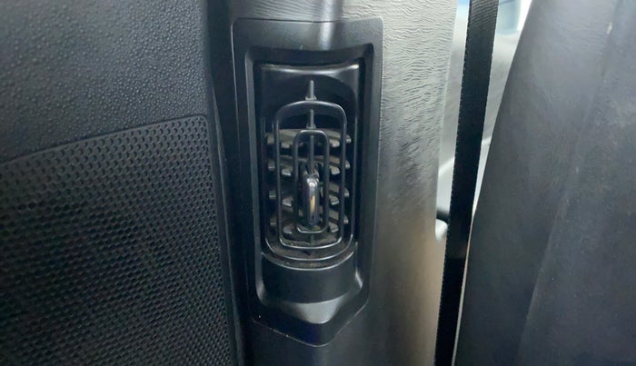 2021 Mahindra XUV500 W9 AT, Diesel, Automatic, 22,138 km, Rear AC Vents