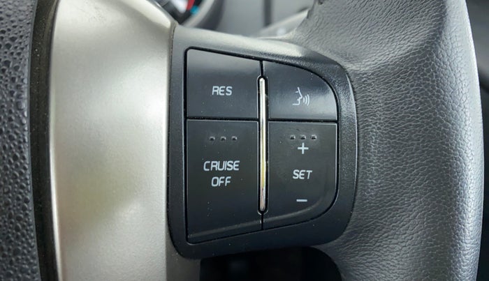 2021 Mahindra XUV500 W9 AT, Diesel, Automatic, 22,138 km, Adaptive Cruise Control
