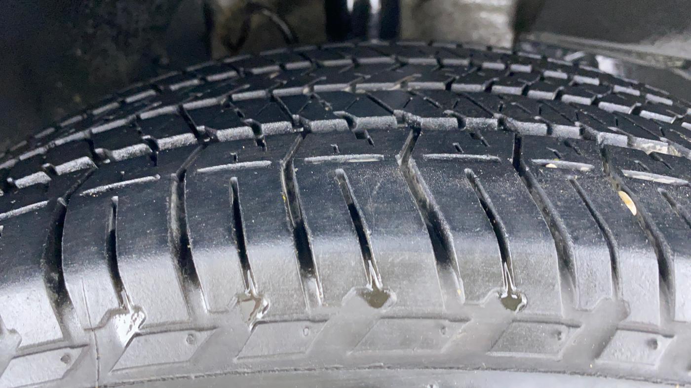 2021 Mahindra XUV500 W9 AT, Diesel, Automatic, 22,138 km, Right Front Tyre Tread