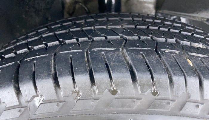2021 Mahindra XUV500 W9 AT, Diesel, Automatic, 22,138 km, Right Front Tyre Tread