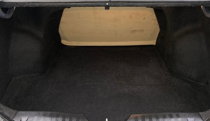 2020 Maruti Ciaz DELTA AT 1.5 SHVS PETROL, Petrol, Automatic, 74,819 km, Boot Inside