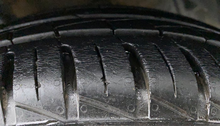 2021 Hyundai NEW SANTRO SPORTZ EXECUTIVE MT CNG, CNG, Manual, 17,658 km, Right Front Tyre Tread