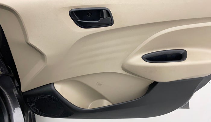 2021 Hyundai NEW SANTRO SPORTZ EXECUTIVE MT CNG, CNG, Manual, 17,658 km, Driver Side Door Panels Control