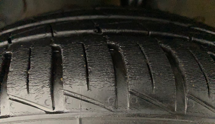 2021 Hyundai NEW SANTRO SPORTZ EXECUTIVE MT CNG, CNG, Manual, 17,658 km, Left Front Tyre Tread