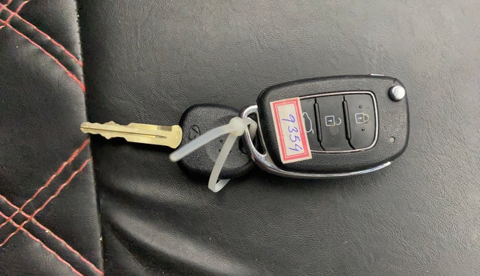 2022 Hyundai NEW I20 SPORTZ 1.2 MT, Petrol, Manual, 42,433 km, Key Close Up