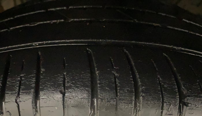 2022 Hyundai NEW I20 SPORTZ 1.2 MT, Petrol, Manual, 42,433 km, Left Front Tyre Tread