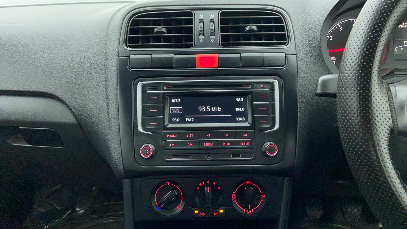 2017 Volkswagen Ameo COMFORTLINE 1.2, Petrol, Manual, 17,810 km, Air Conditioner