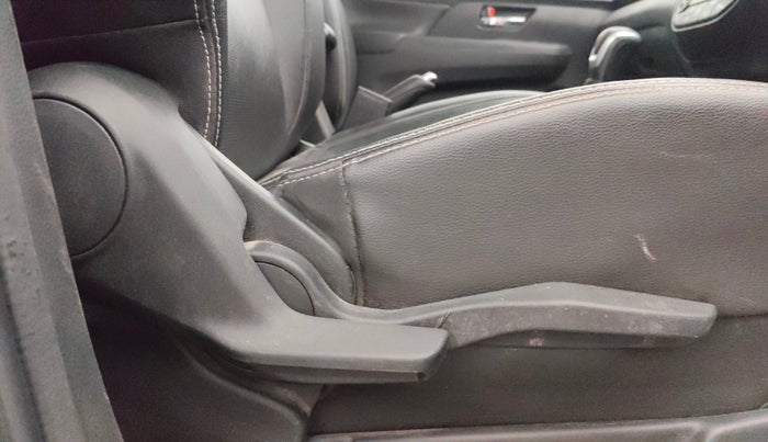 2022 Maruti XL6 ALPHA AT, Petrol, Automatic, 58,301 km, Driver Side Adjustment Panel