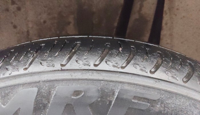 2022 Maruti XL6 ALPHA AT, Petrol, Automatic, 58,301 km, Left Rear Tyre Tread