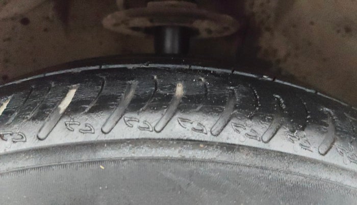 2022 Maruti XL6 ALPHA AT, Petrol, Automatic, 58,301 km, Right Front Tyre Tread