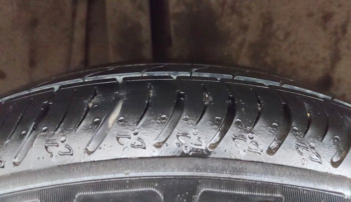 2022 Maruti XL6 ALPHA AT, Petrol, Automatic, 58,301 km, Right Rear Tyre Tread