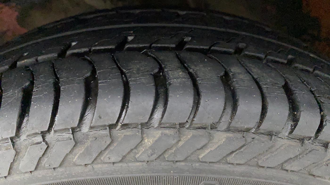 2010 Maruti Alto K10 LXI P, Petrol, Manual, 19,362 km, Left Front Tyre Tread