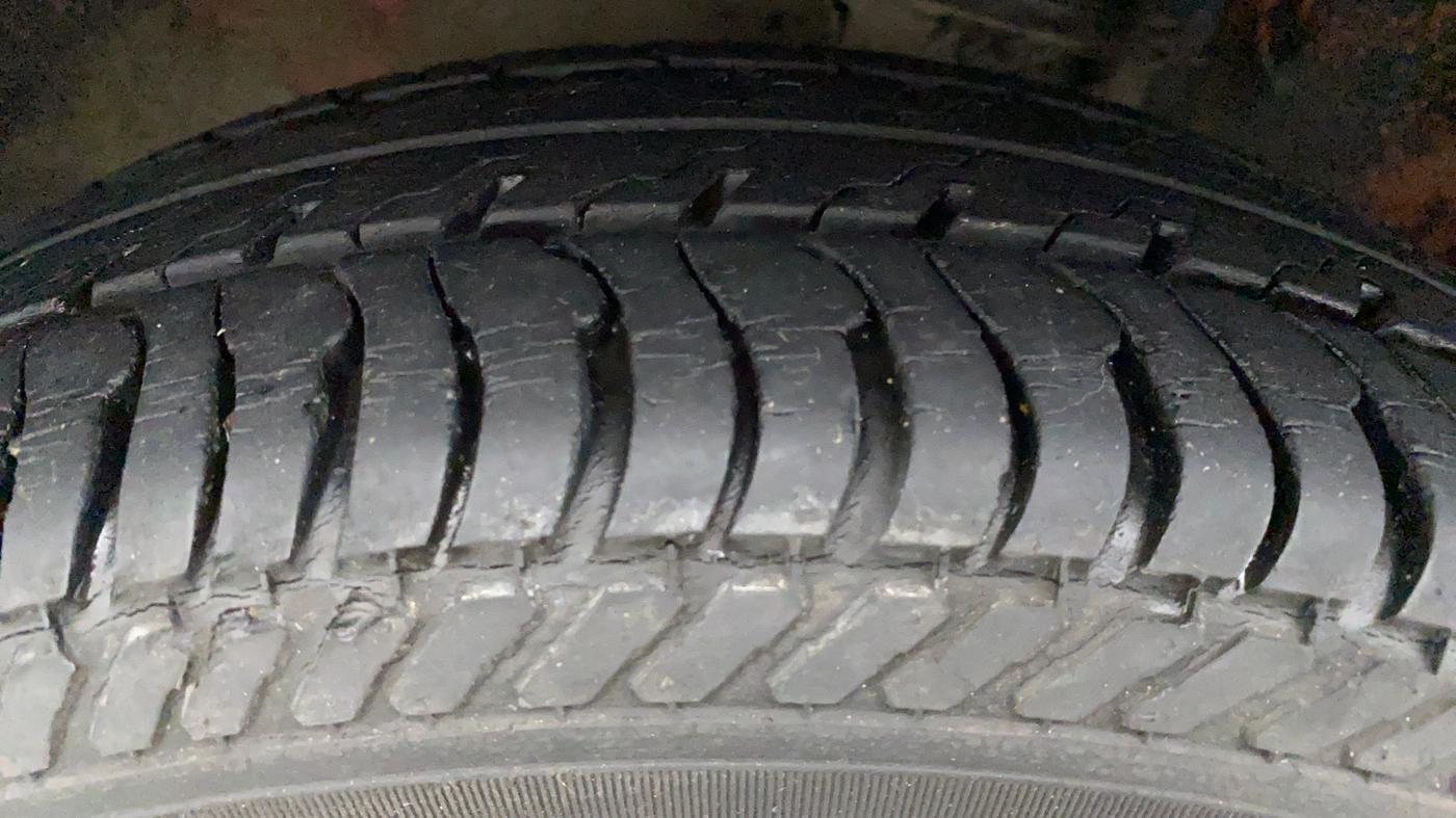 2010 Maruti Alto K10 LXI P, Petrol, Manual, 19,362 km, Right Front Tyre Tread