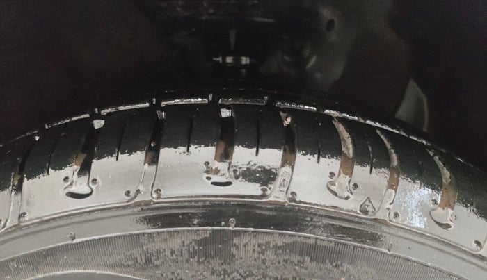 2016 Hyundai Elite i20 SPORTZ 1.2, Petrol, Manual, 71,856 km, Right Front Tyre Tread