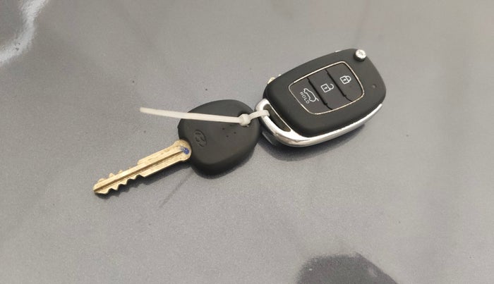 2016 Hyundai Elite i20 SPORTZ 1.2, Petrol, Manual, 71,856 km, Key Close Up