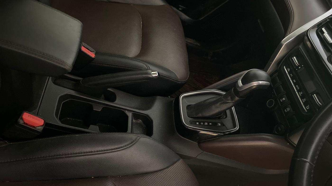 2022 Maruti Grand Vitara ALPHA SMART HYBRID AT DUAL TONE, Petrol, Automatic, 47,818 km, Gear Lever