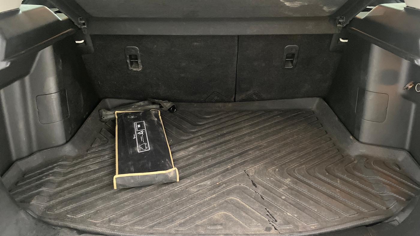 2022 Maruti Grand Vitara ALPHA SMART HYBRID AT DUAL TONE, Petrol, Automatic, 47,818 km, Boot Inside