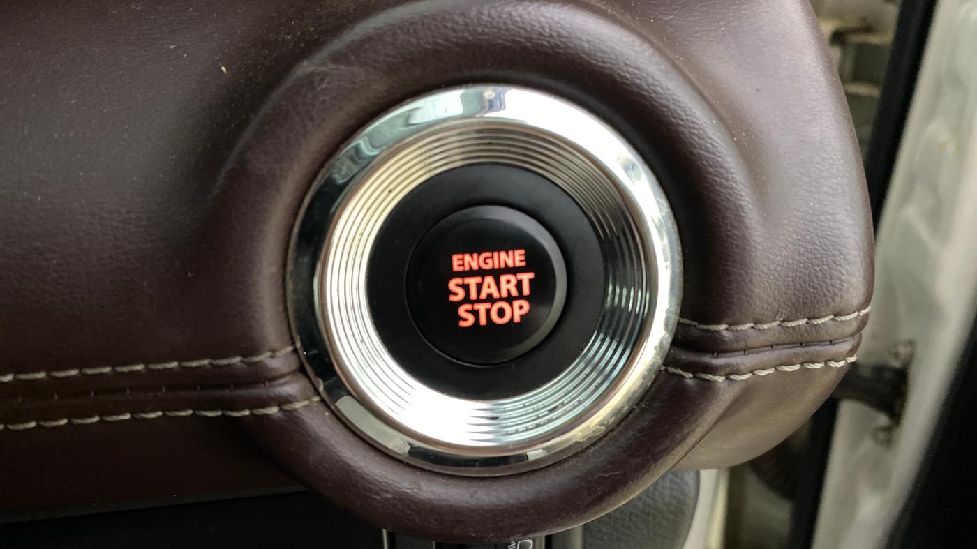 2022 Maruti Grand Vitara ALPHA SMART HYBRID AT DUAL TONE, Petrol, Automatic, 47,818 km, Keyless Start/ Stop Button