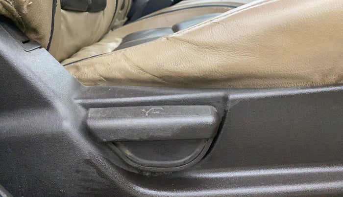 2012 Hyundai i20 MAGNA 1.2, Petrol, Manual, 56,514 km, Driver Side Adjustment Panel