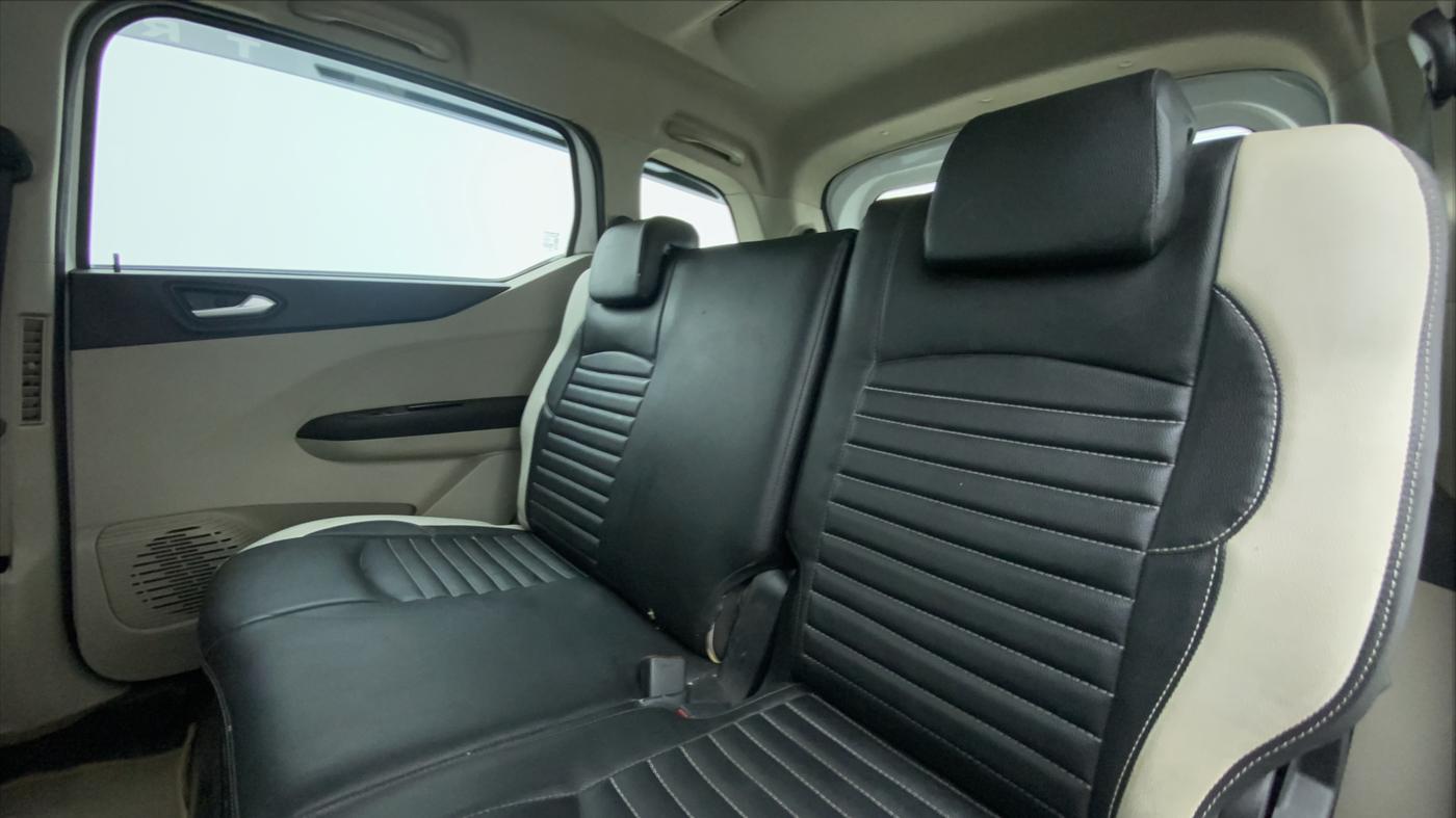 2019 Renault TRIBER RXZ, Petrol, Manual, 34,280 km, Right Side Rear Door Cabin