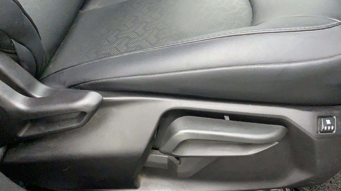 2022 Tata NEXON XZA PLUS (HS) PETROL DARK EDITION, Petrol, Automatic, 10,353 km, Driver Side Adjustment Panel