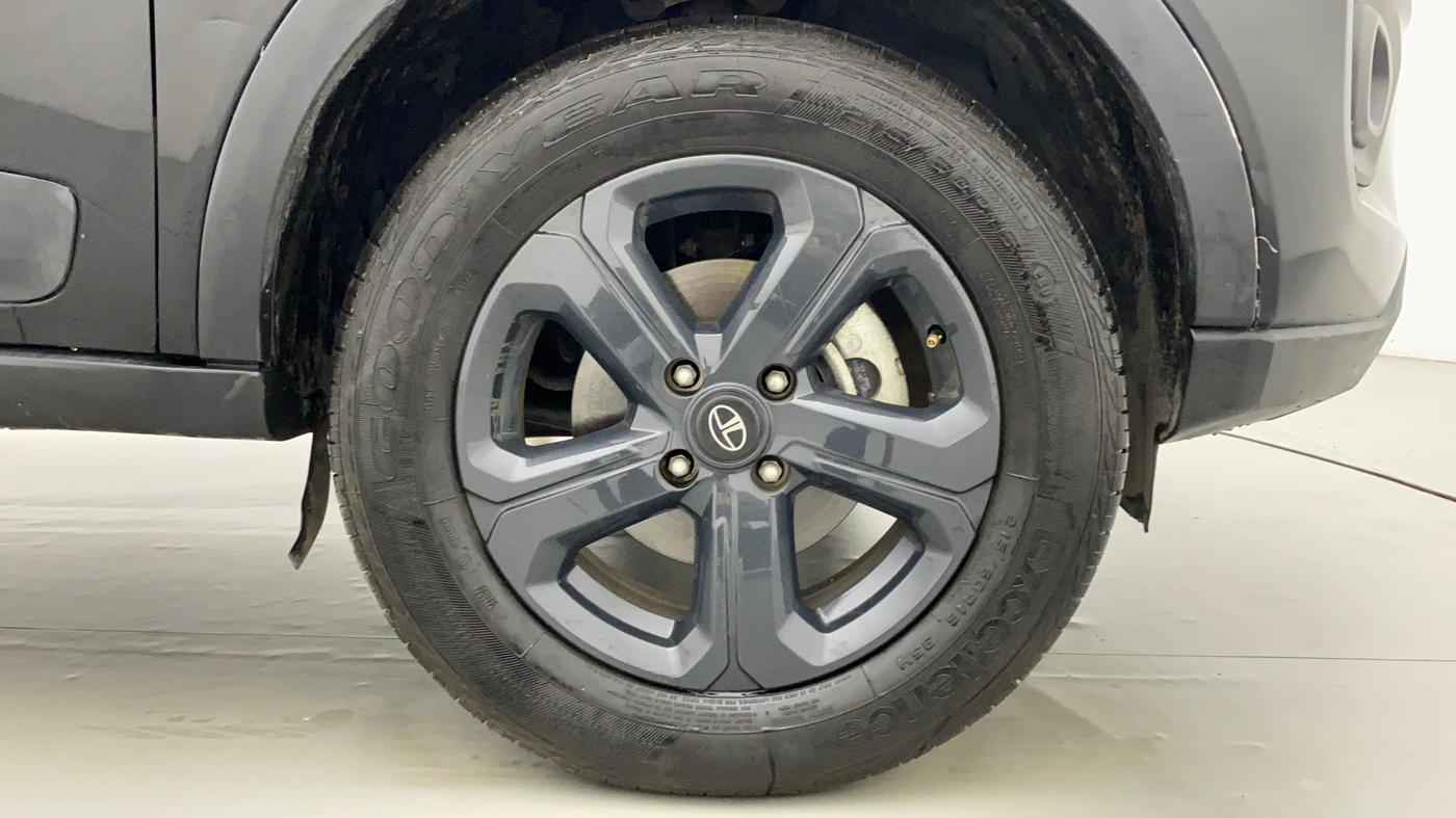 2022 Tata NEXON XZA PLUS (HS) PETROL DARK EDITION, Petrol, Automatic, 10,353 km, Right Front Wheel