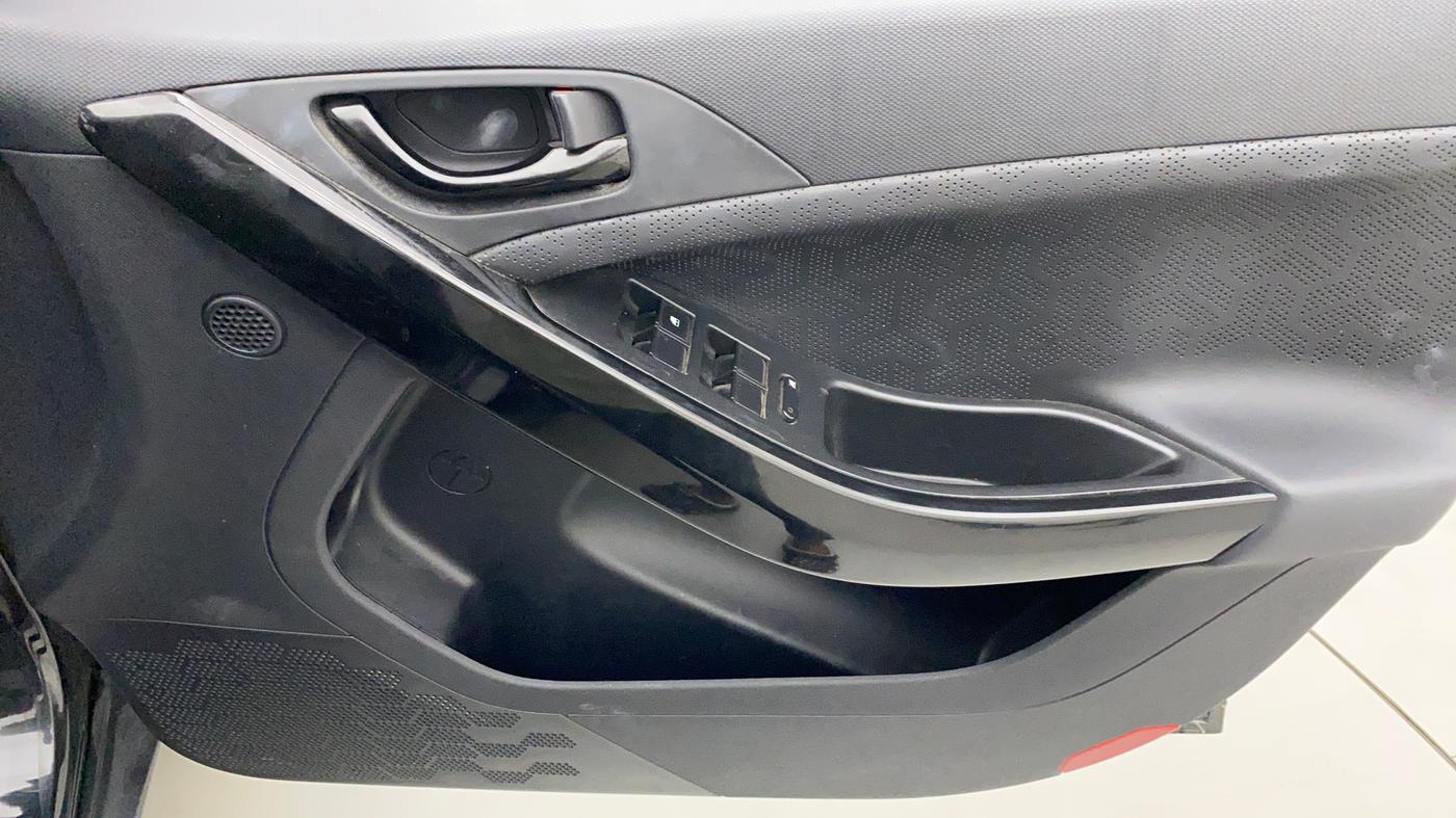 2022 Tata NEXON XZA PLUS (HS) PETROL DARK EDITION, Petrol, Automatic, 10,353 km, Driver Side Door Panels Control
