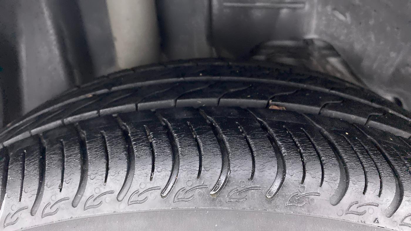 2019 Ford New Figo TITANIUM 1.2 PETROL MT, Petrol, Manual, 19,686 km, Right Rear Tyre Tread
