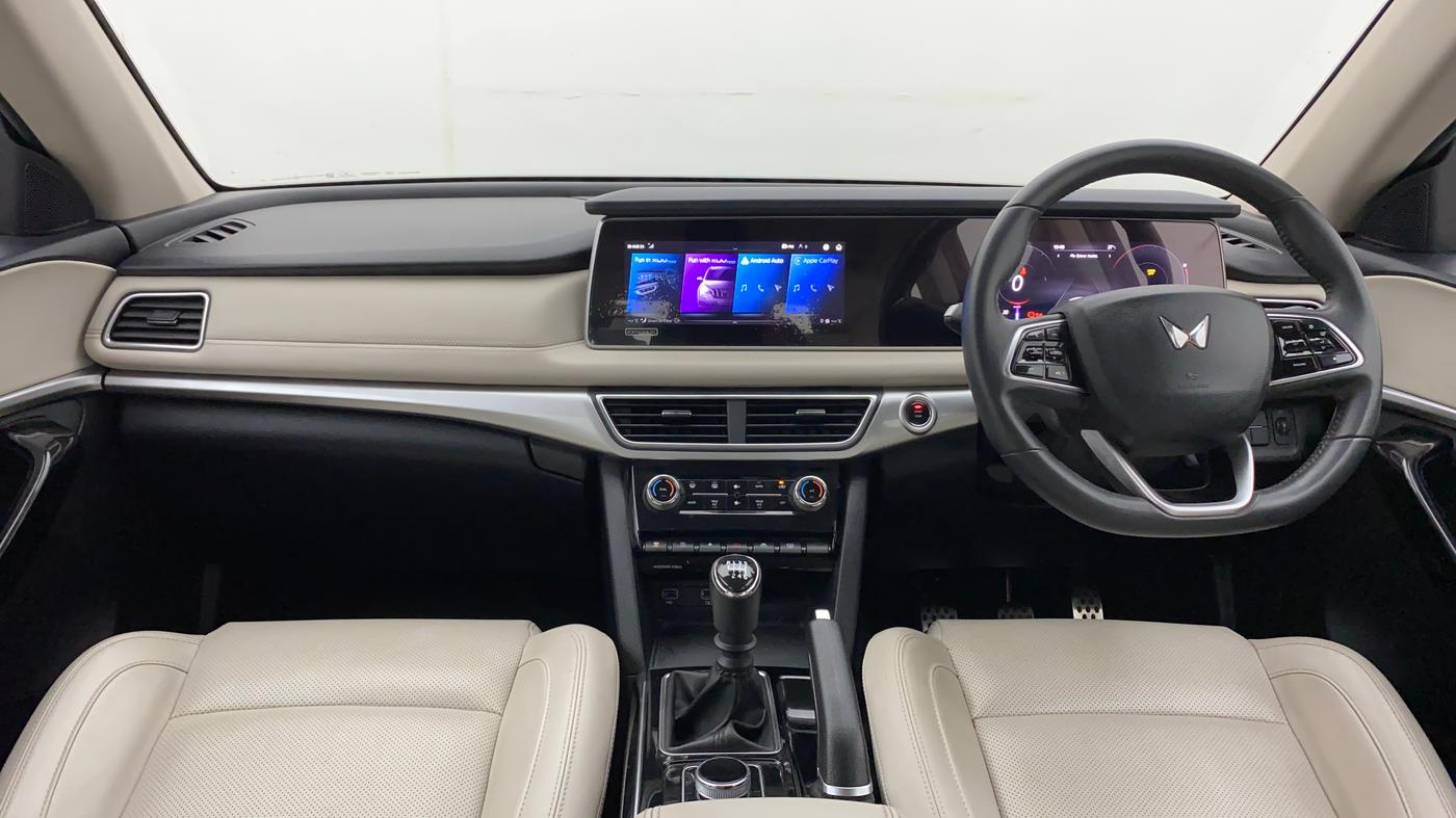 2022 Mahindra XUV700 AX 7 P MT 7 STR, Petrol, Manual, 18,849 km, Dashboard
