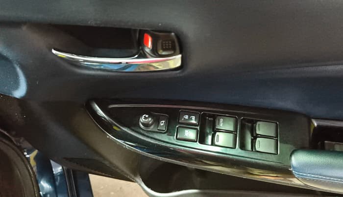 2022 Maruti Baleno ALPHA 1.2 AGS, Petrol, Automatic, 53,390 km, Driver Side Door Panels Control