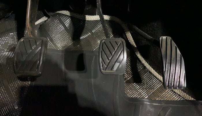 2014 Maruti Wagon R 1.0 LXI, Petrol, Manual, 68,771 km, Pedals