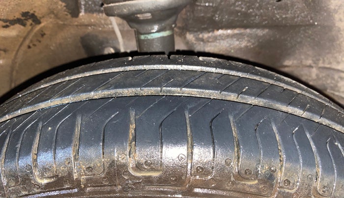 2014 Maruti Wagon R 1.0 LXI, Petrol, Manual, 68,771 km, Right Front Tyre Tread