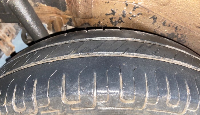 2014 Maruti Wagon R 1.0 LXI, Petrol, Manual, 68,771 km, Right Rear Tyre Tread