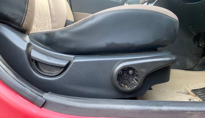 2015 Hyundai Xcent S (O) 1.2, Petrol, Manual, 1,07,085 km, Driver Side Adjustment Panel