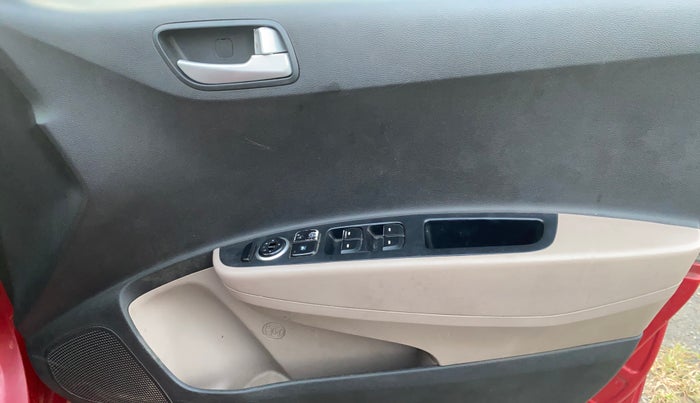 2015 Hyundai Xcent S (O) 1.2, Petrol, Manual, 1,07,085 km, Driver Side Door Panels Control