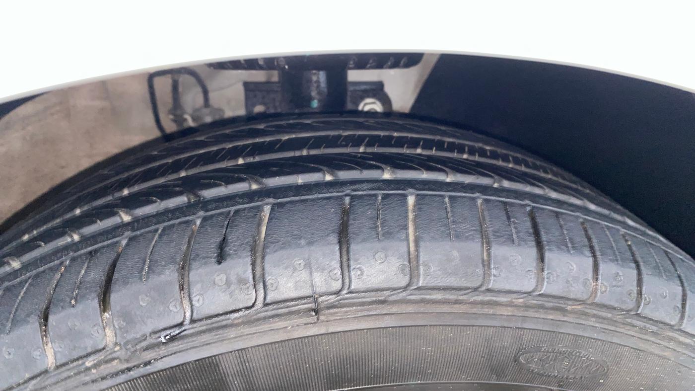 2021 Skoda Rapid AMBITION AT TSI, Petrol, Automatic, 22,757 km, Right Front Tyre Tread