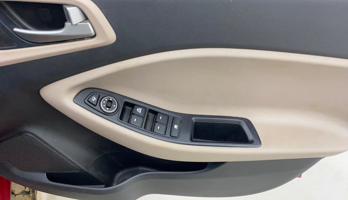 2018 Hyundai Elite i20 ASTA 1.2, Petrol, Manual, 1,20,633 km, Driver Side Door Panels Control