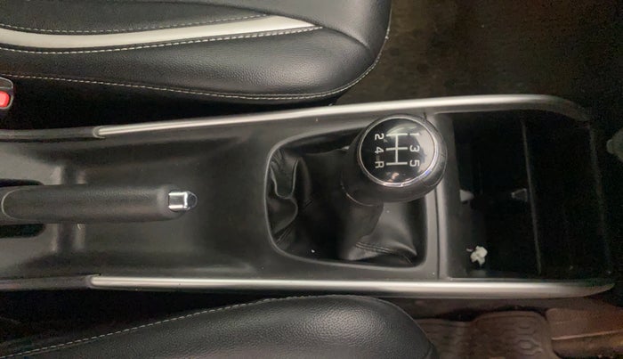 2017 Maruti Baleno ALPHA PETROL 1.2, Petrol, Manual, 31,672 km, Gear Lever