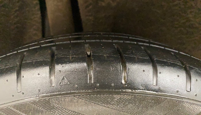 2017 Maruti Baleno ALPHA PETROL 1.2, Petrol, Manual, 31,672 km, Right Rear Tyre Tread