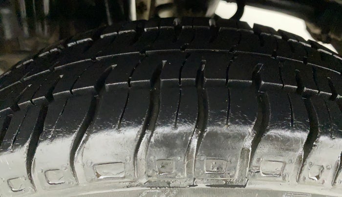 2010 Maruti Zen Estilo LXI, Petrol, Manual, 31,085 km, Left Rear Tyre Tread