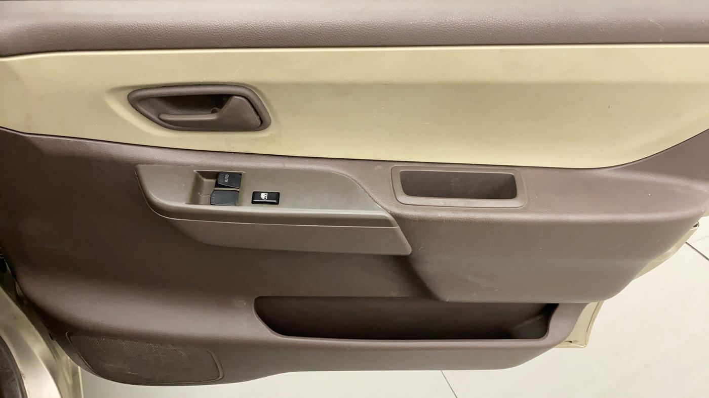 2010 Maruti Zen Estilo LXI, Petrol, Manual, 31,085 km, Driver Side Door Panels Control