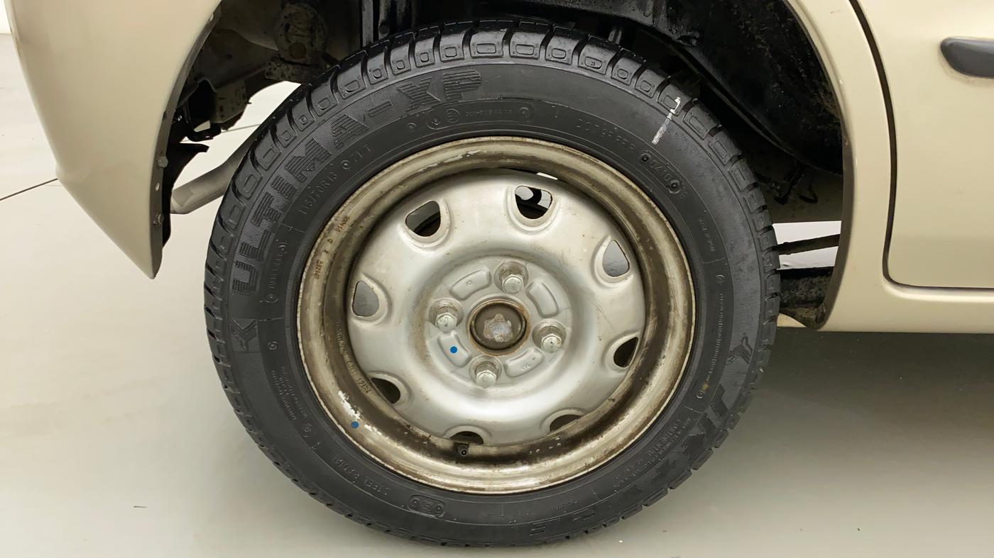 2010 Maruti Zen Estilo LXI, Petrol, Manual, 31,085 km, Right Rear Wheel